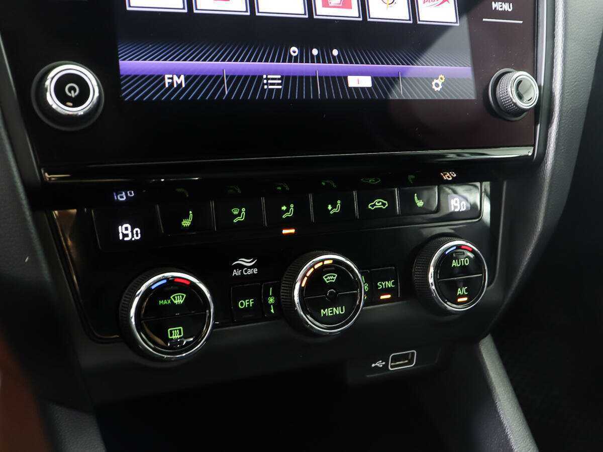 Б/У Шкода Октавия 2019 года. Фото: #17