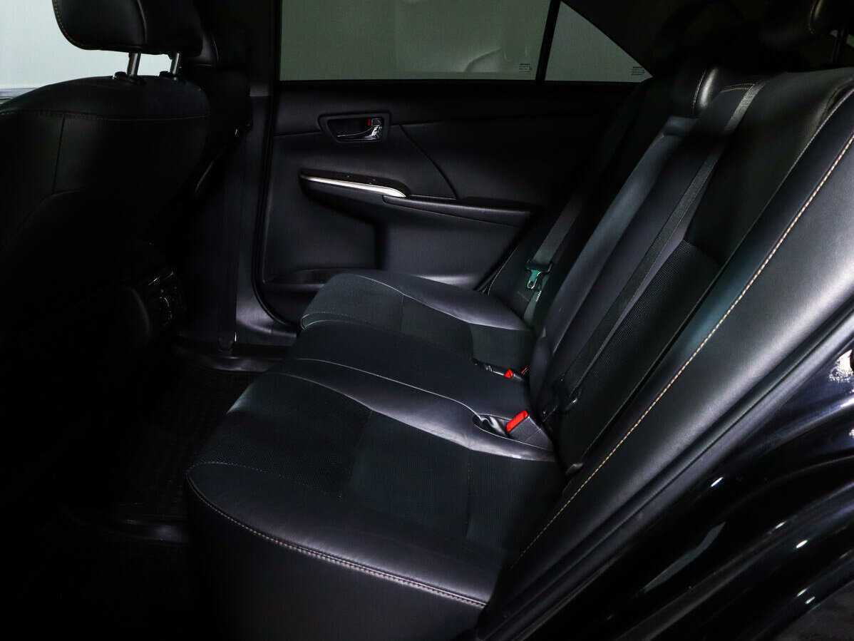 Б/У Тойота Камри 2018 года. Фото: #7