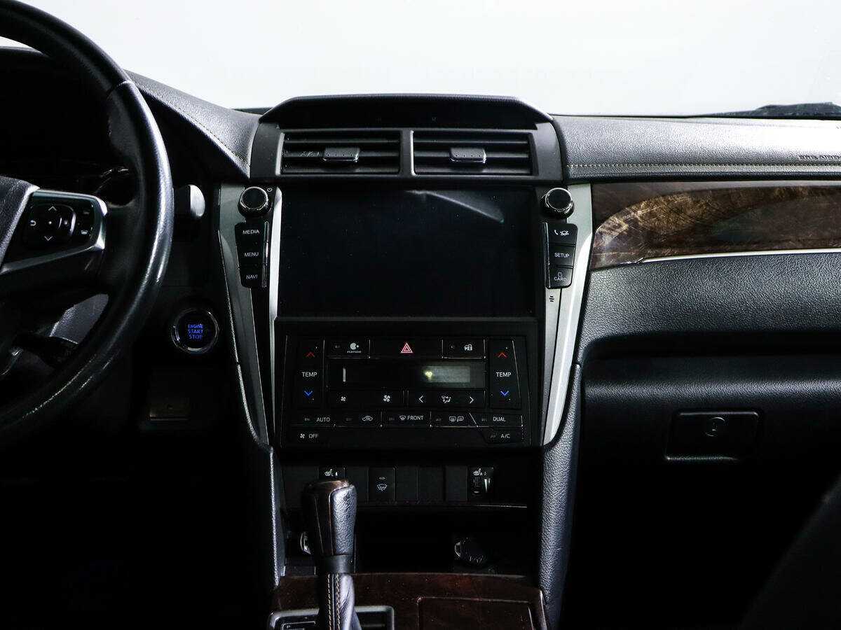 Б/У Тойота Камри 2018 года. Фото: #10