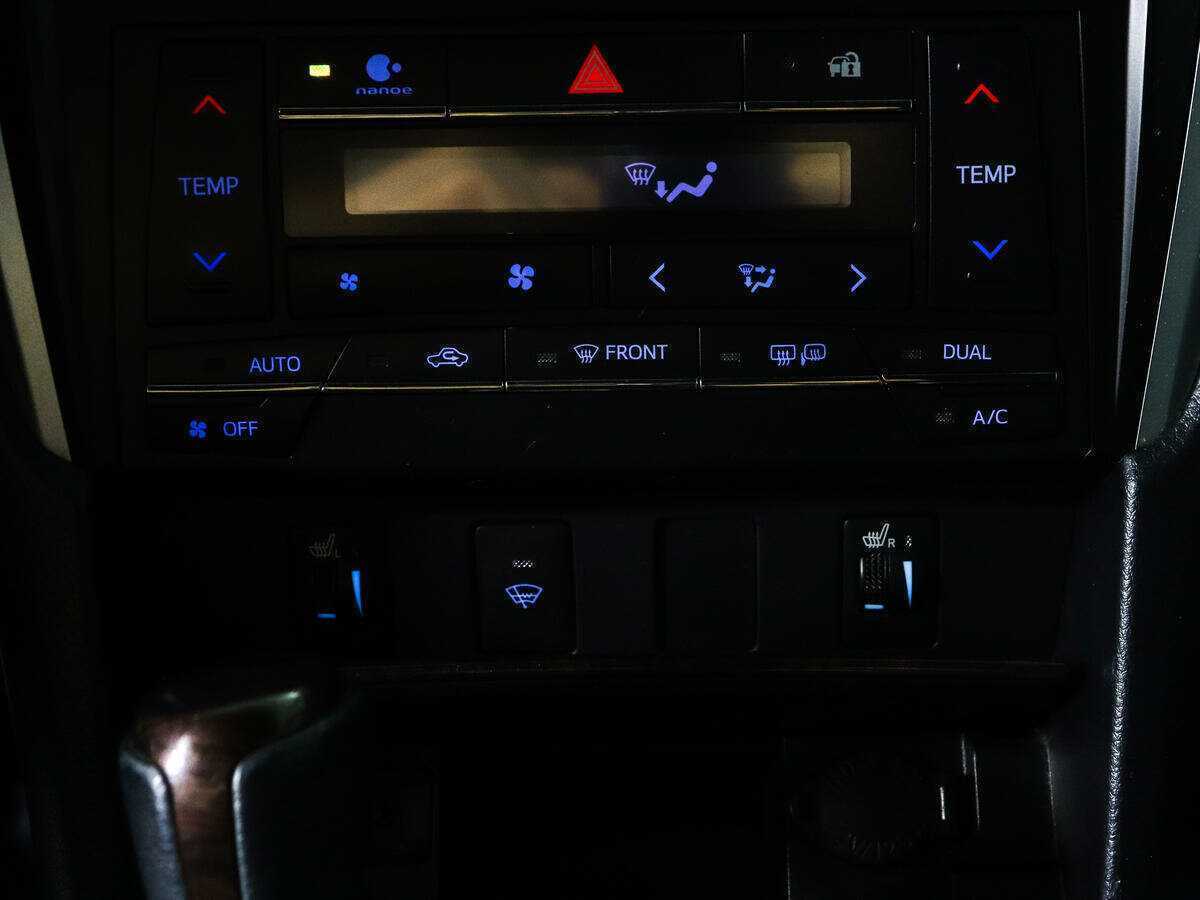 Б/У Тойота Камри 2018 года. Фото: #13