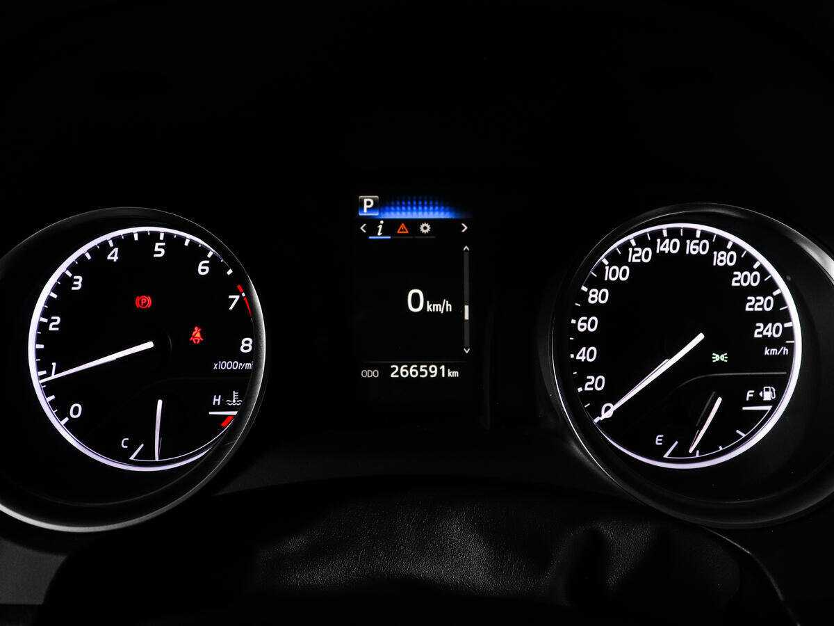 Б/У Тойота Камри 2021 года. Фото: #8