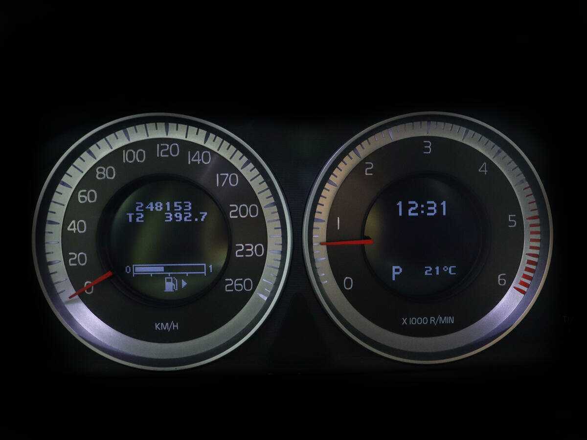 Б/У Вольво ИксЦ60 2012 года. Фото: #10