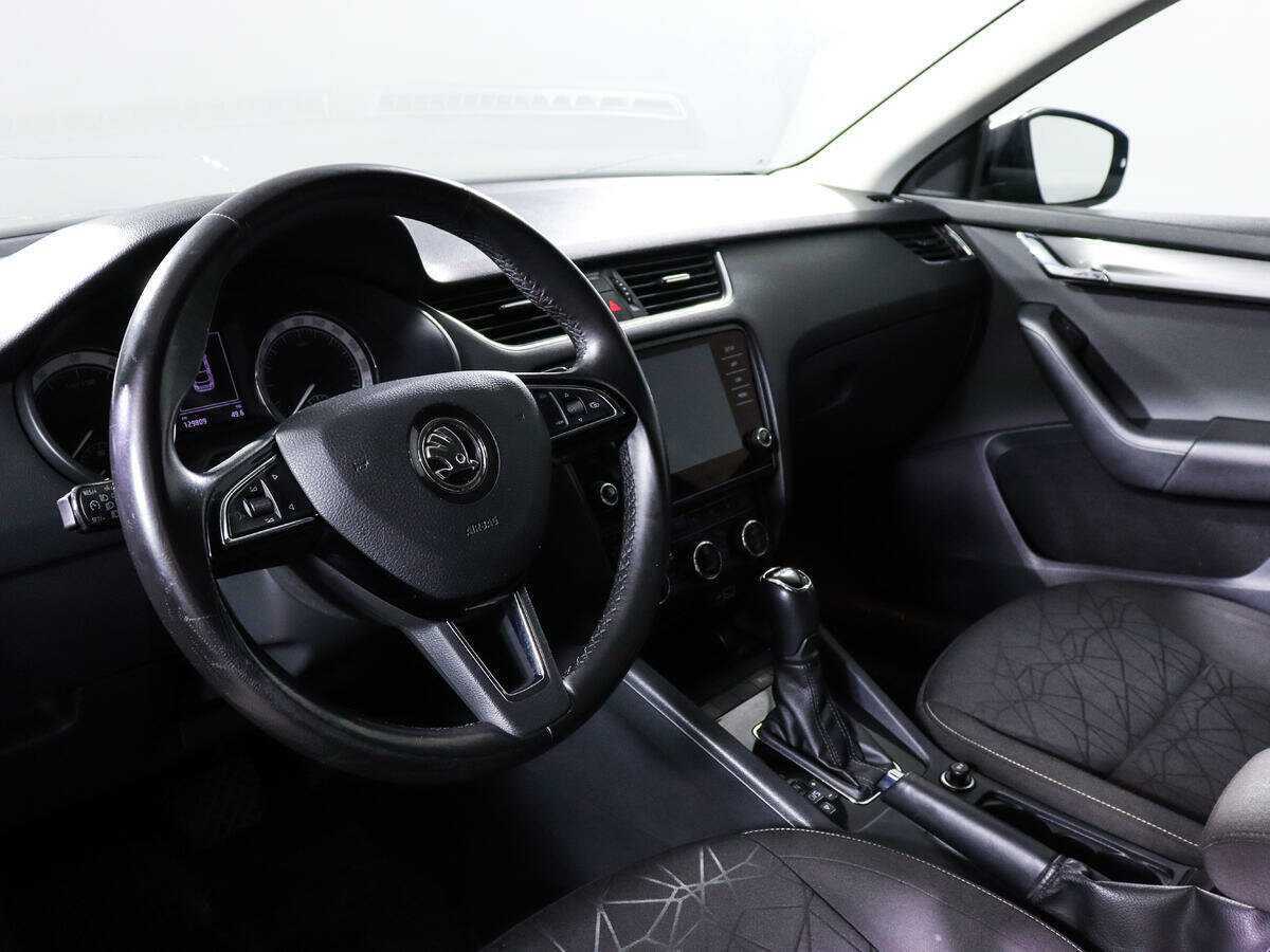 Б/У Шкода Октавия 2020 года. Фото: #13