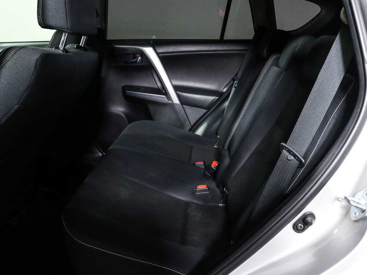 Б/У Тойота Рав4 2016 года. Фото: #9