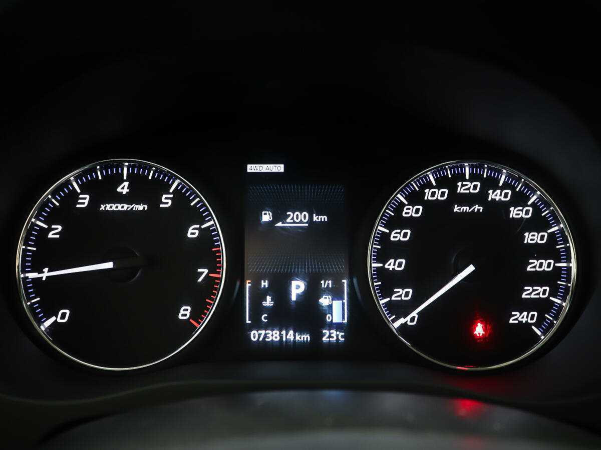 Б/У Митсубиши Оутлэндер 2017 года. Фото: #13