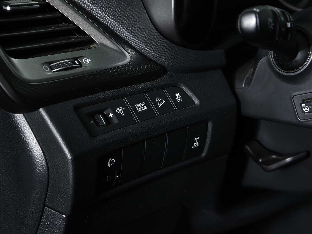 Б/У Хендай Санта Фе 2016 года. Фото: #15