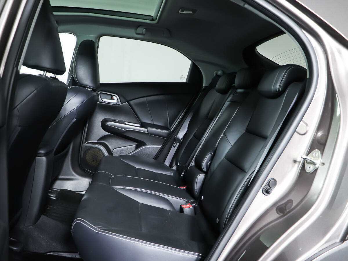 Б/У Хонда Цивик 2013 года. Фото: #9