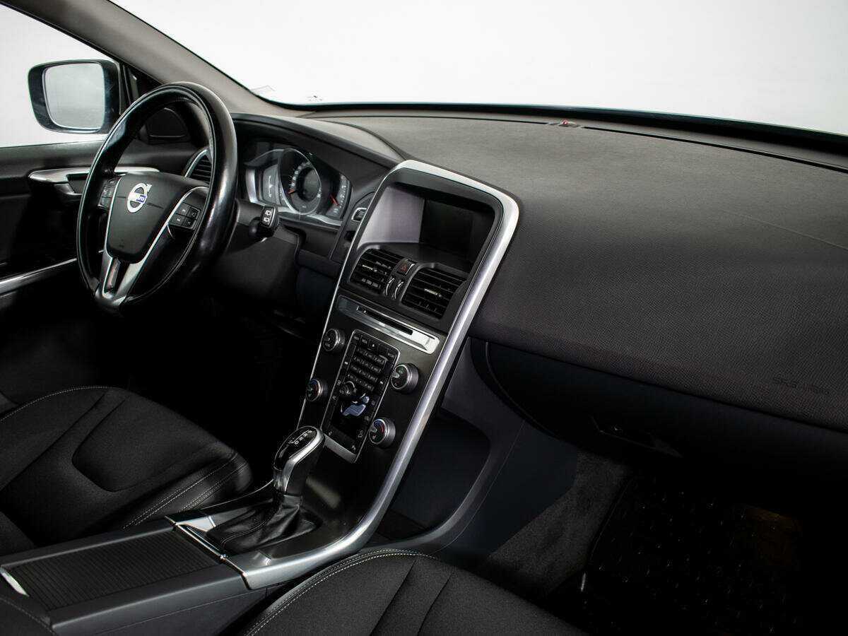 Б/У Вольво ИксЦ60 2014 года. Фото: #6