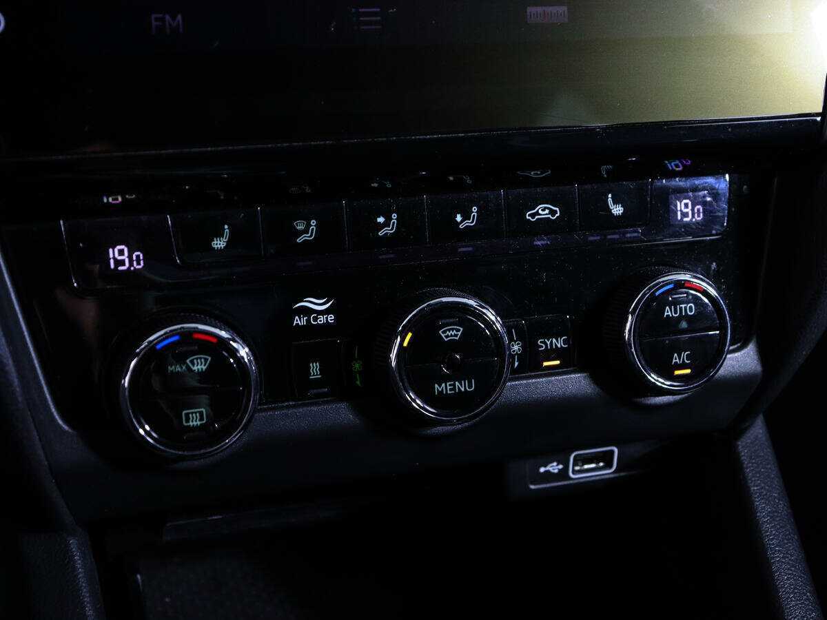 Б/У Шкода Октавия 2020 года. Фото: #23