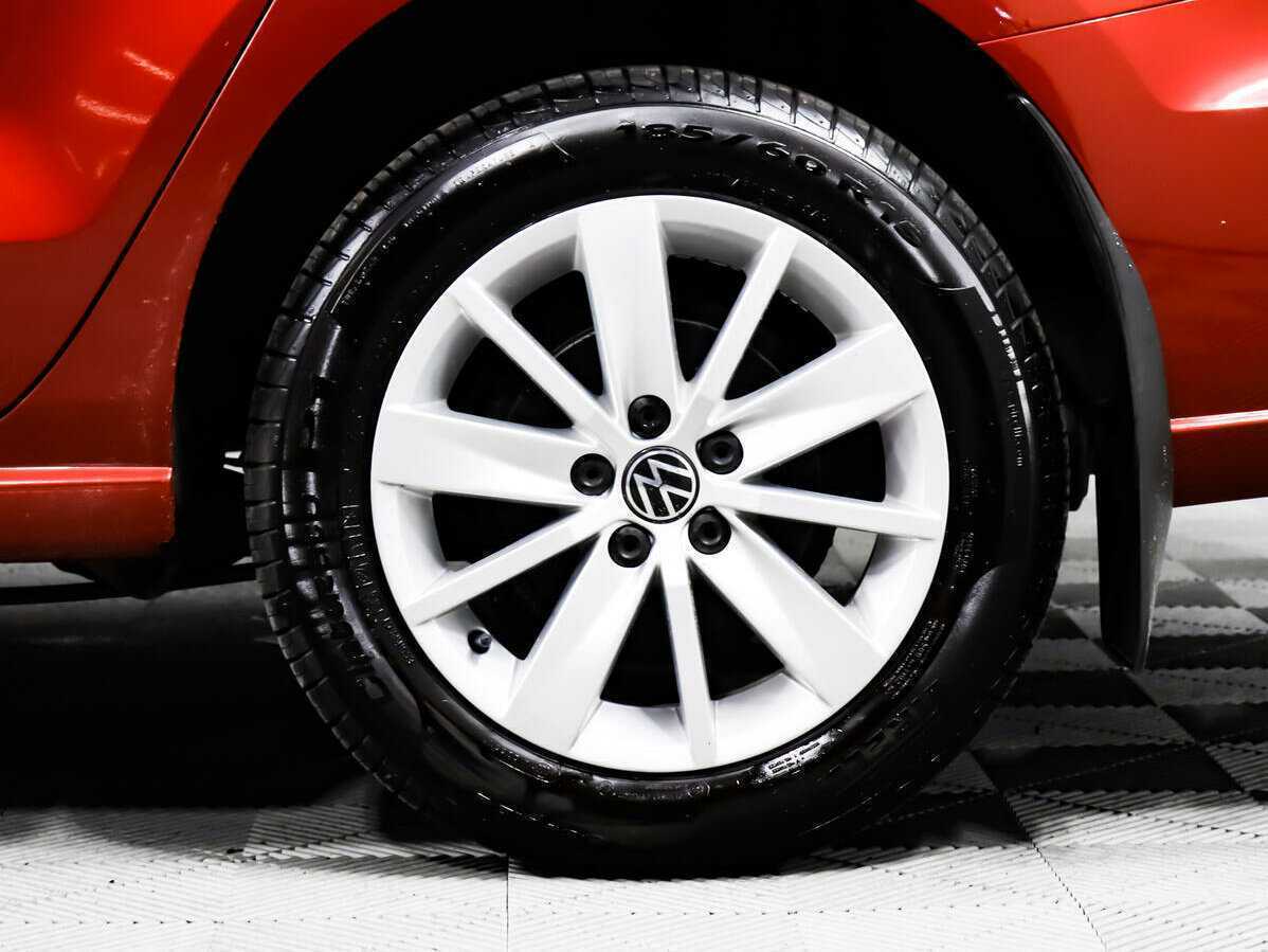 Б/У Фольксваген Поло 2015 года. Фото: #13