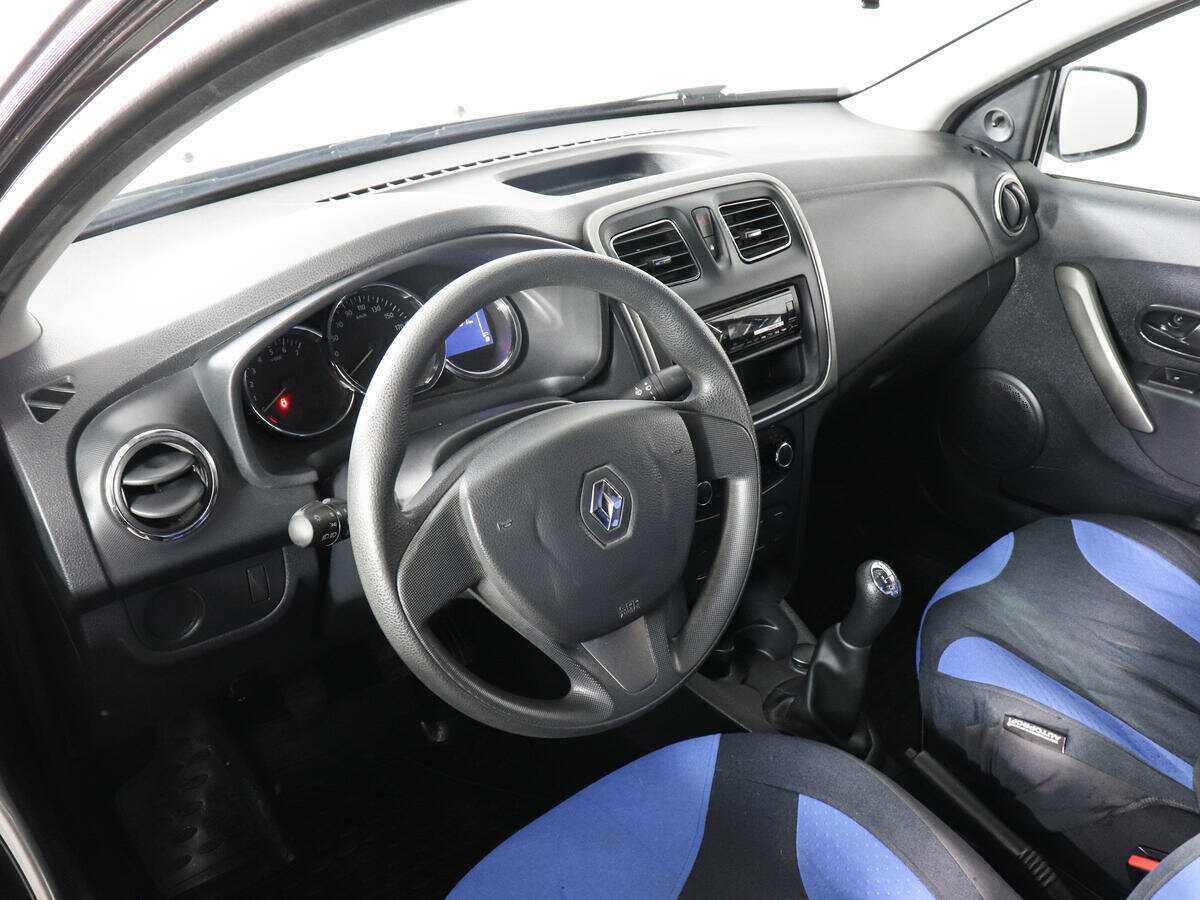 Б/У Рено Логан 2016 года. Фото: #8