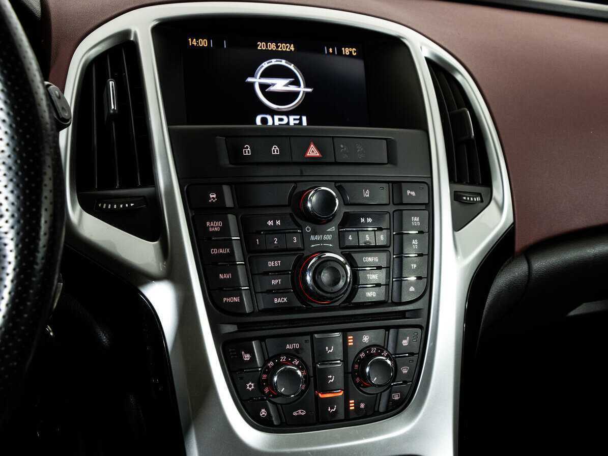 Б/У Опель Астра 2013 года. Фото: #12