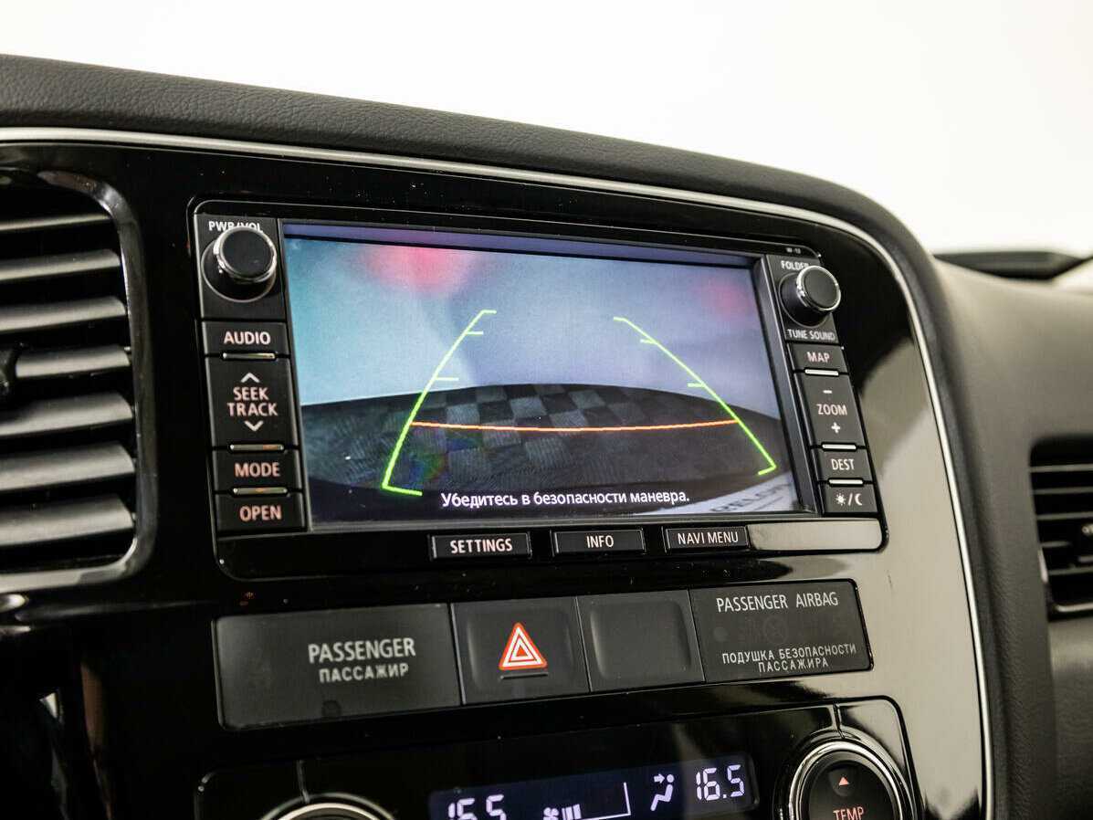 Б/У Митсубиши Оутлэндер 2015 года. Фото: #14