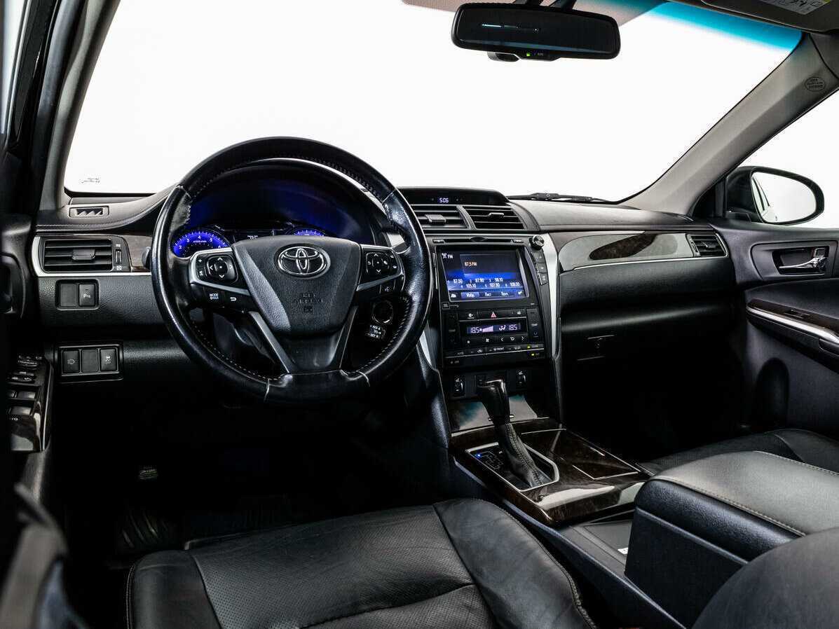 Б/У Тойота Камри 2016 года. Фото: #8