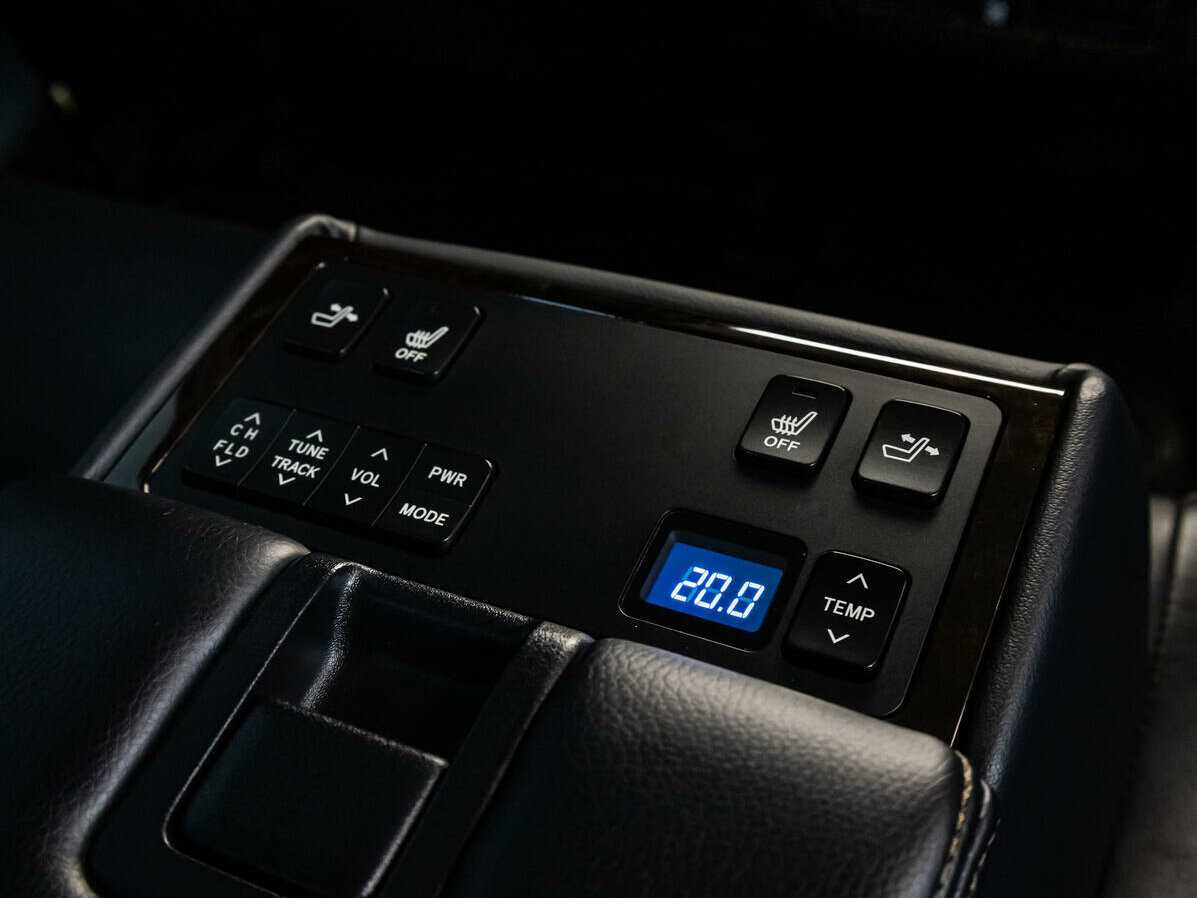 Б/У Тойота Камри 2016 года. Фото: #15