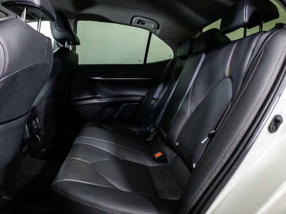 Б/У Тойота Камри 2018 года. Фото: #8