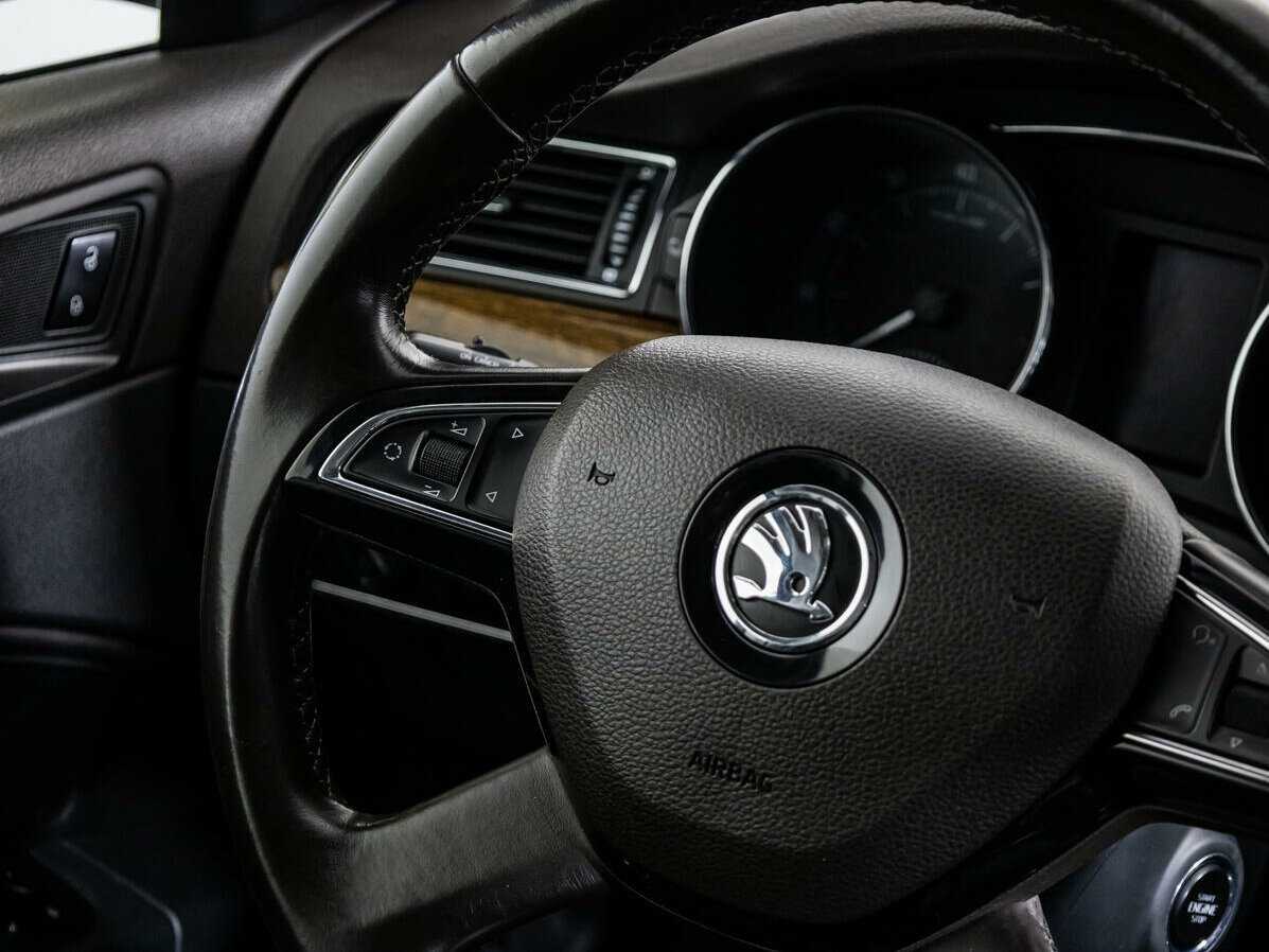 Б/У Шкода Суперб 2014 года. Фото: #13