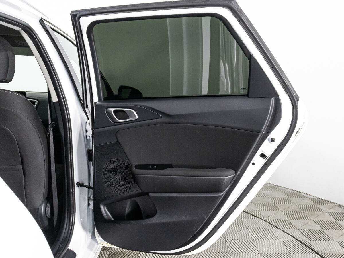 Б/У Киа Сид 2023 года. Фото: #24