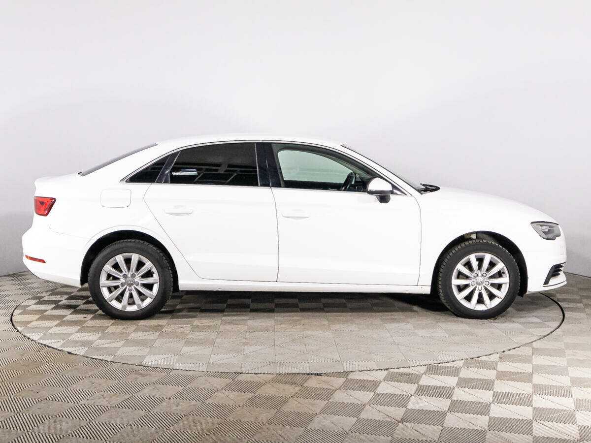 Б/У Ауди А3 2015 года. Фото: #3