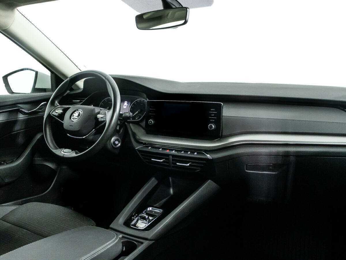 Б/У Шкода Октавия 2021 года. Фото: #6