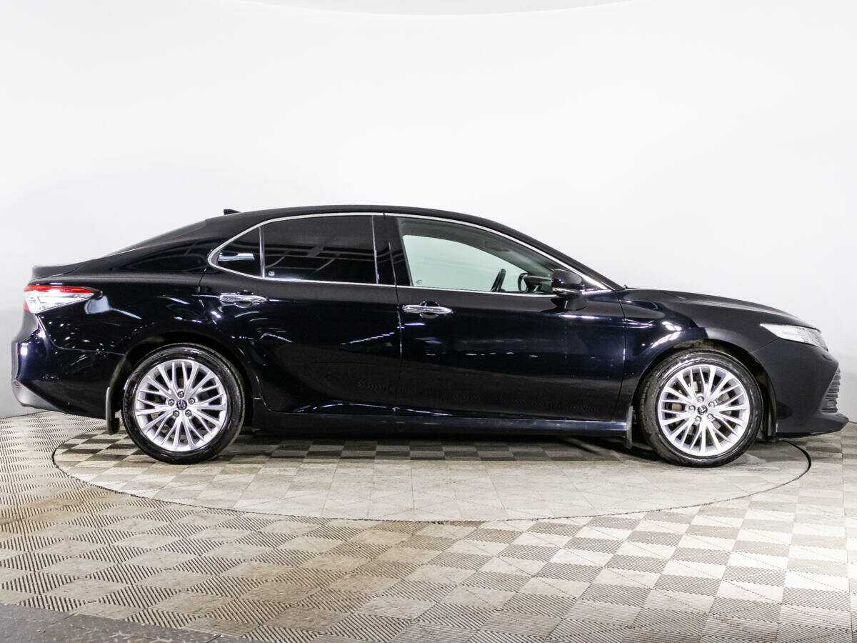 Б/У Тойота Камри 2018 года. Фото: #3