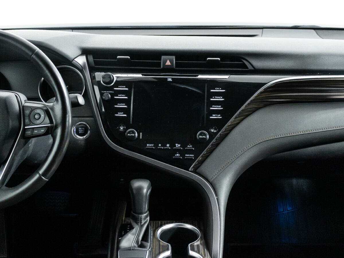 Б/У Тойота Камри 2018 года. Фото: #13