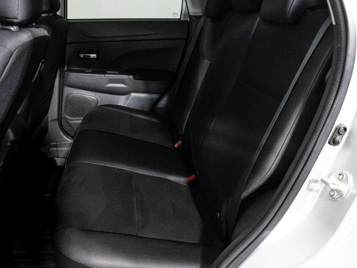 Б/У Митсубиши АС-Икс 2013 года. Фото: #9