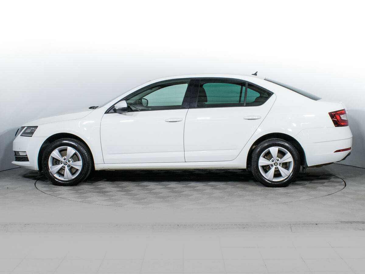 Б/У Шкода Октавия 2018 года. Фото: #7