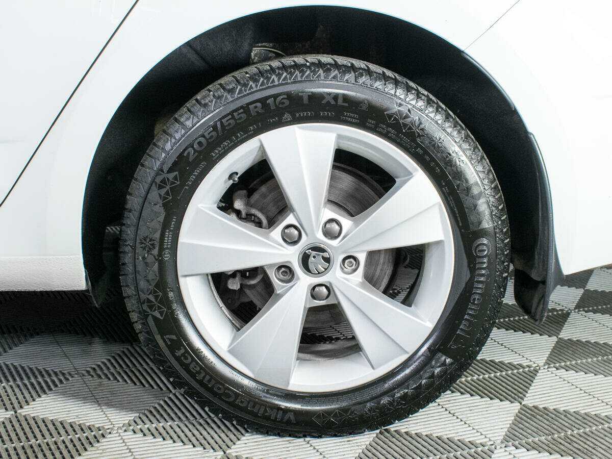 Б/У Шкода Октавия 2018 года. Фото: #16