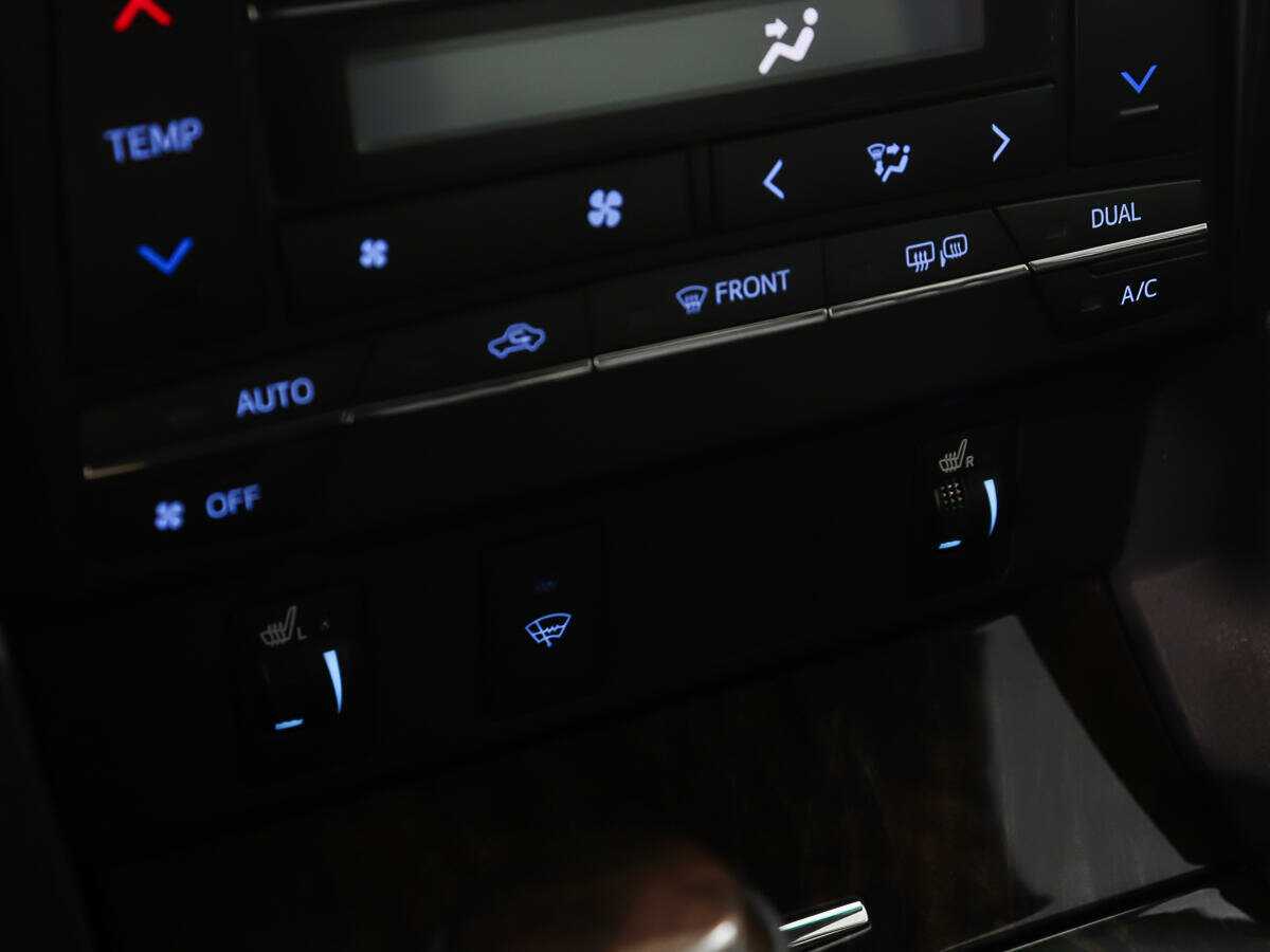 Б/У Тойота Камри 2017 года. Фото: #18