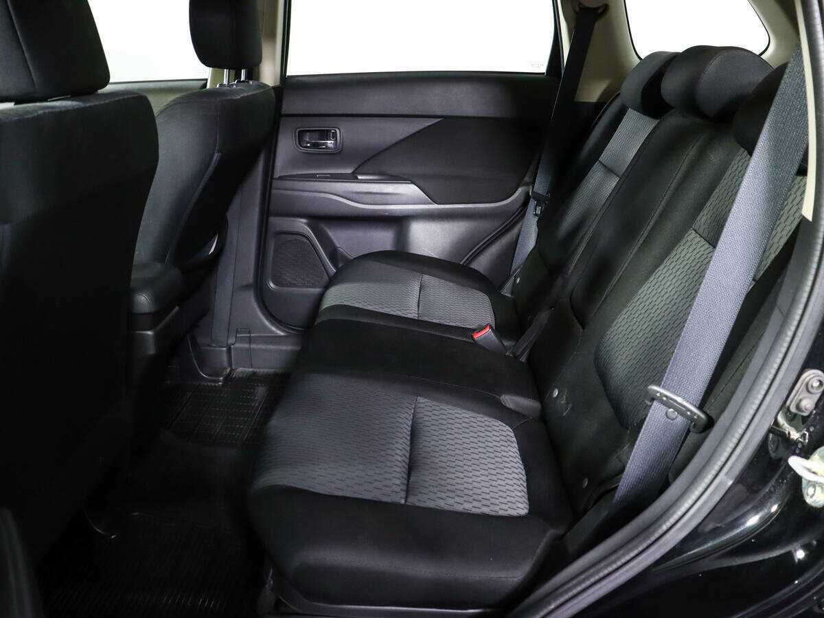 Б/У Митсубиши Оутлэндер 2013 года. Фото: #8