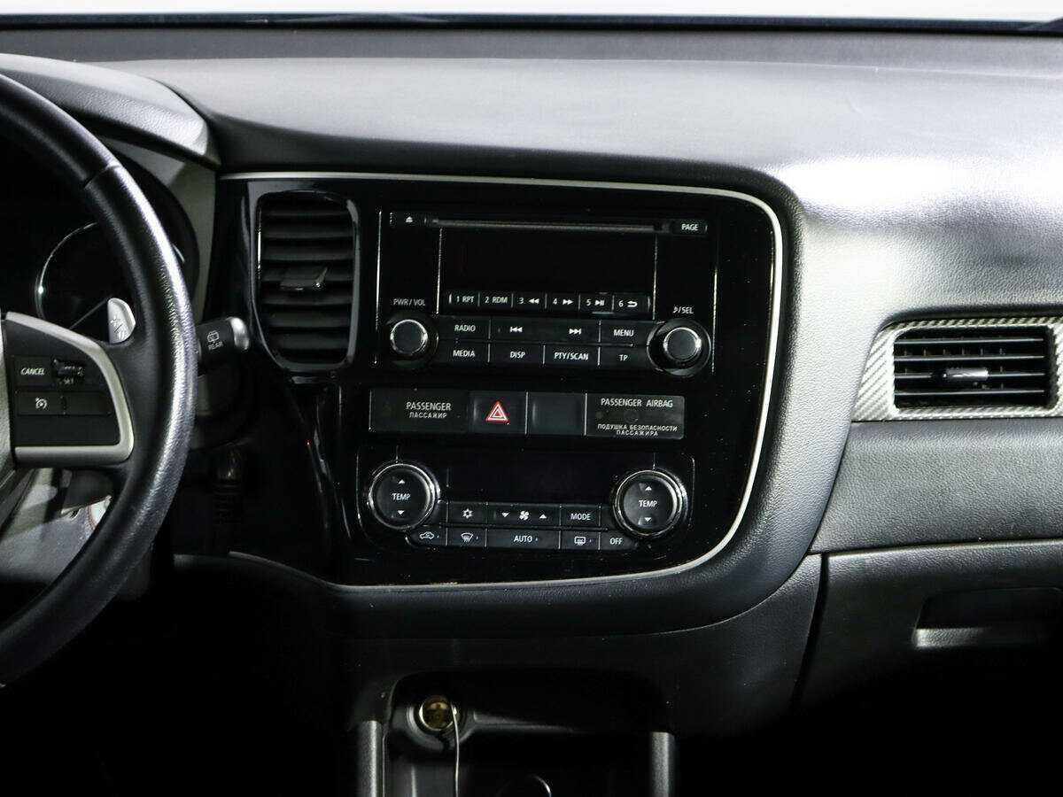 Б/У Митсубиши Оутлэндер 2013 года. Фото: #12