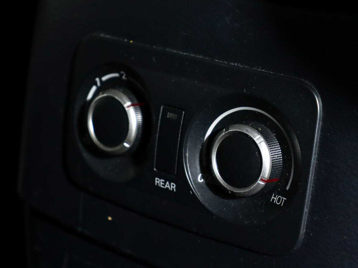 Б/У Митсубиши Паджеро 2012 года. Фото: #11