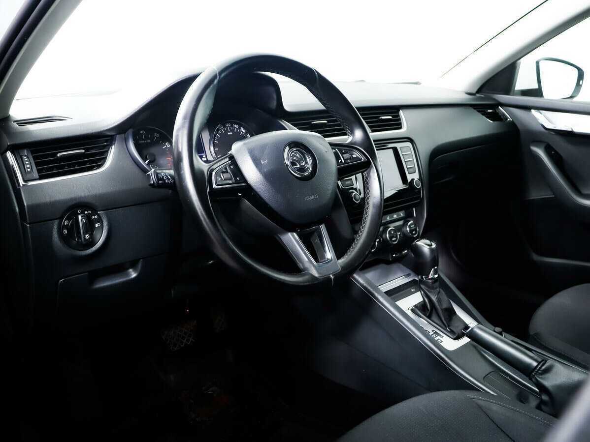 Б/У Шкода Октавия 2016 года. Фото: #12