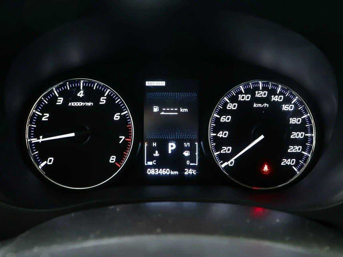 Б/У Митсубиши Оутлэндер 2019 года. Фото: #9