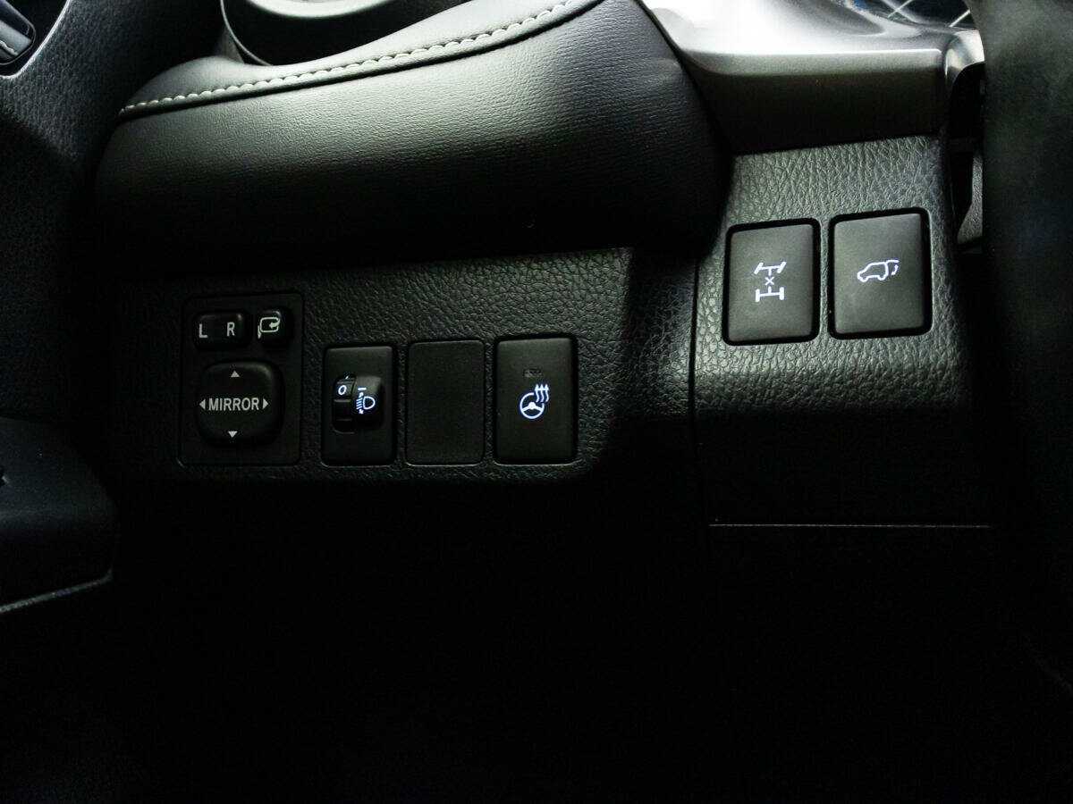 Б/У Тойота Рав4 2016 года. Фото: #16