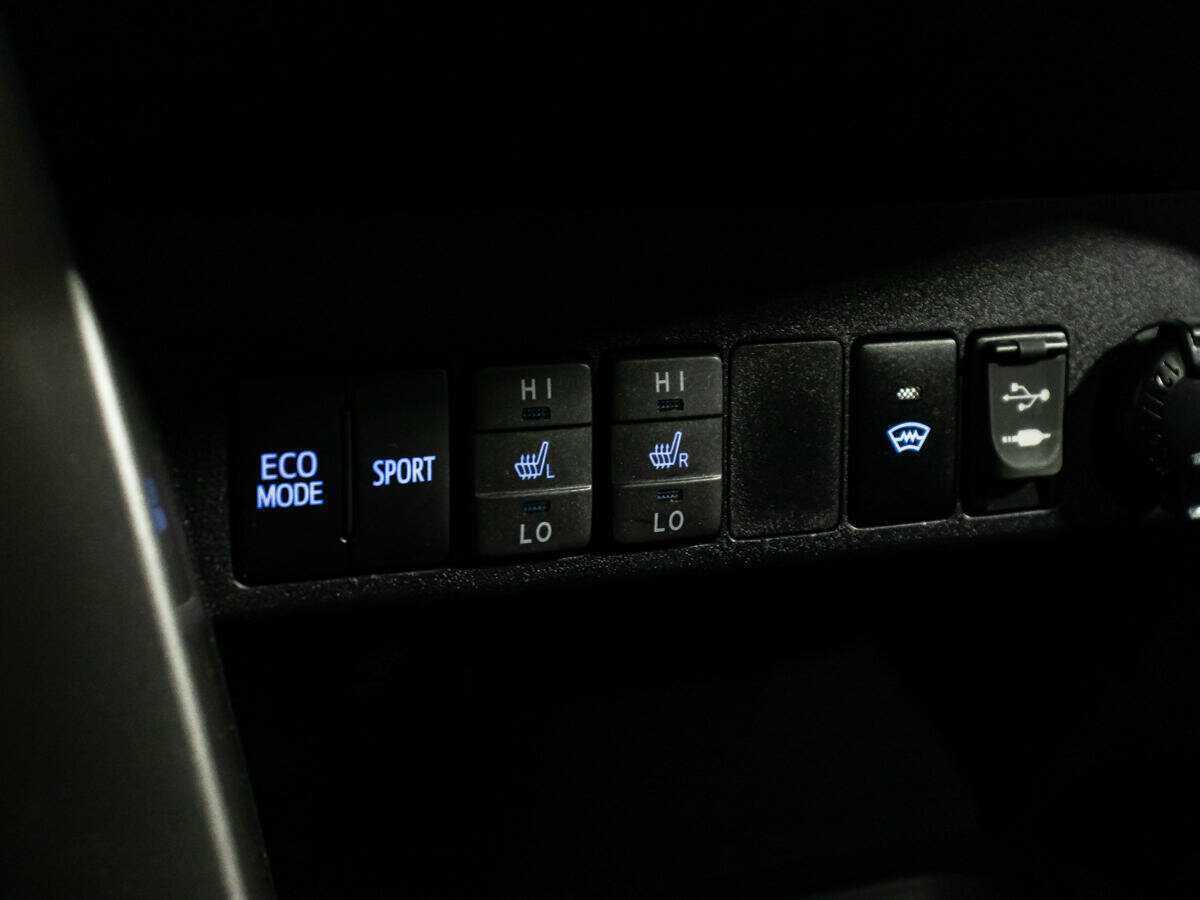 Б/У Тойота Рав4 2016 года. Фото: #18