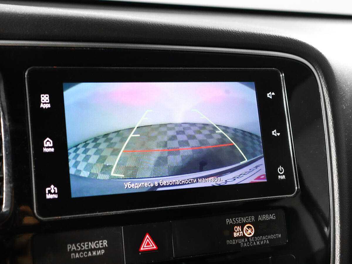 Б/У Митсубиши Оутлэндер 2017 года. Фото: #12