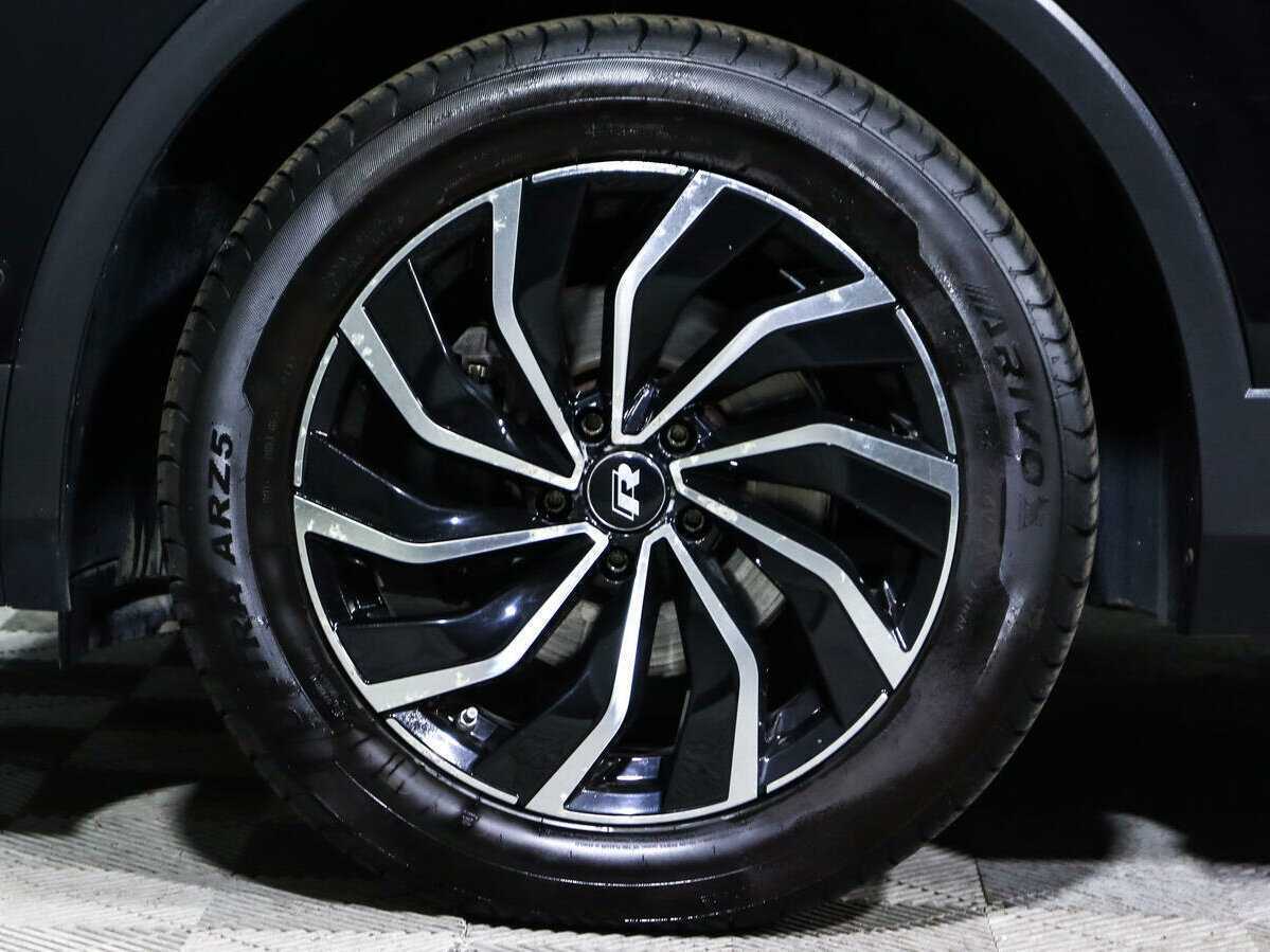 Б/У Фольксваген Тигуан 2017 года. Фото: #19