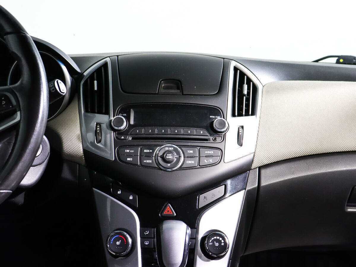 Б/У Шевроле Круз 2013 года. Фото: #12