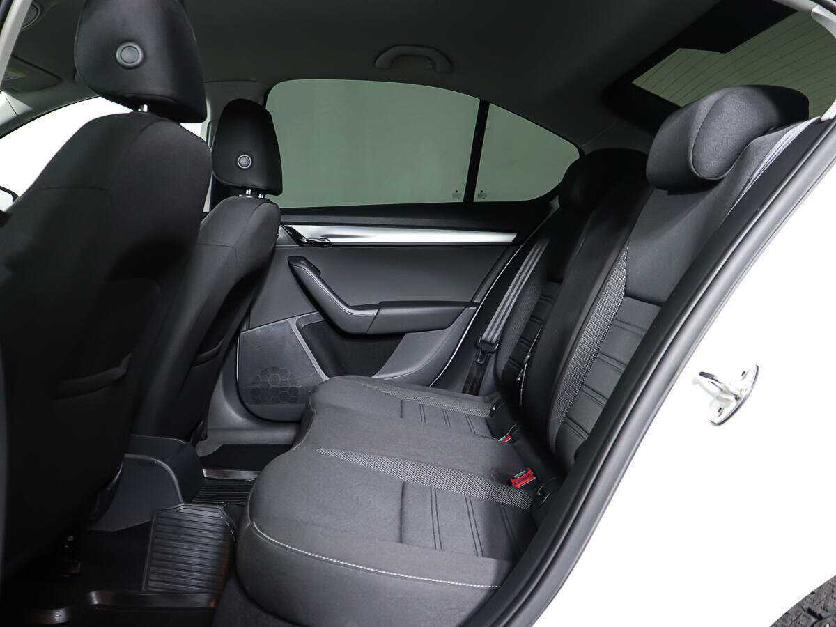 Б/У Шкода Октавия 2018 года. Фото: #9