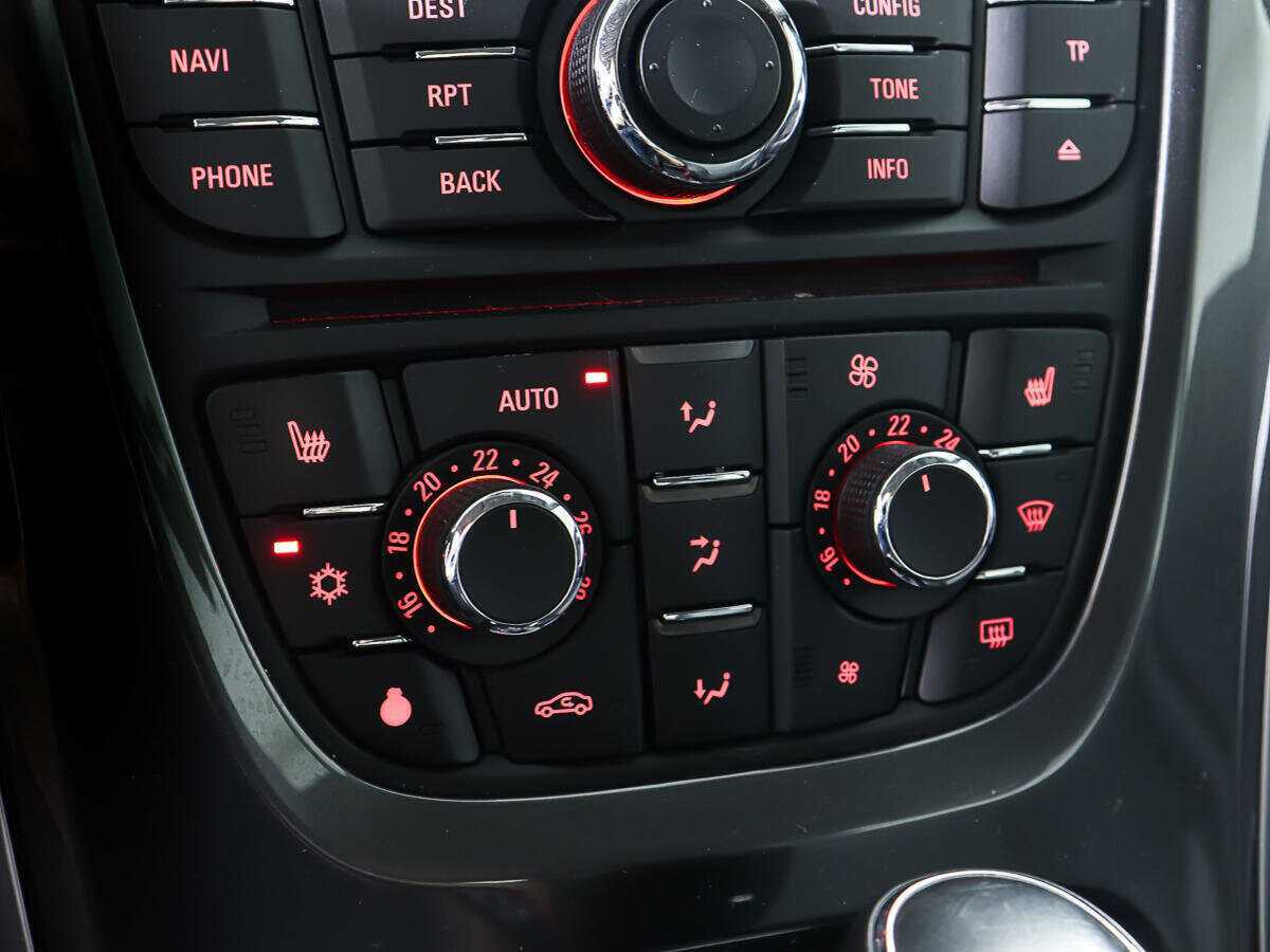 Б/У Опель Астра 2012 года. Фото: #16