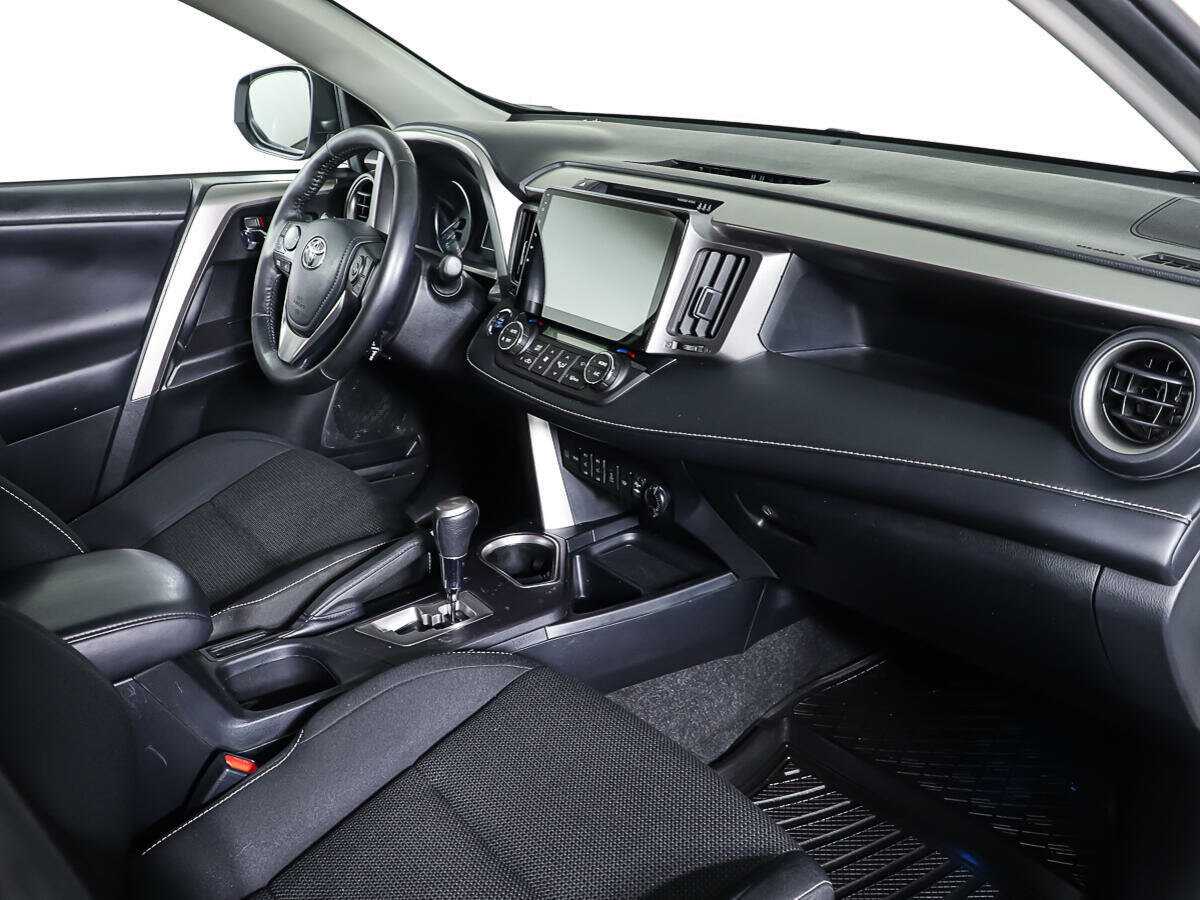 Б/У Тойота Рав4 2017 года. Фото: #8