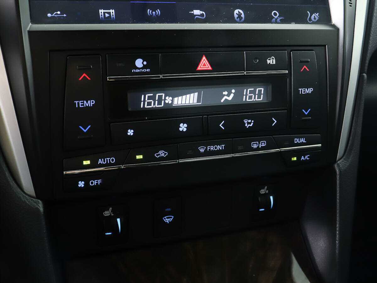 Б/У Тойота Камри 2017 года. Фото: #16