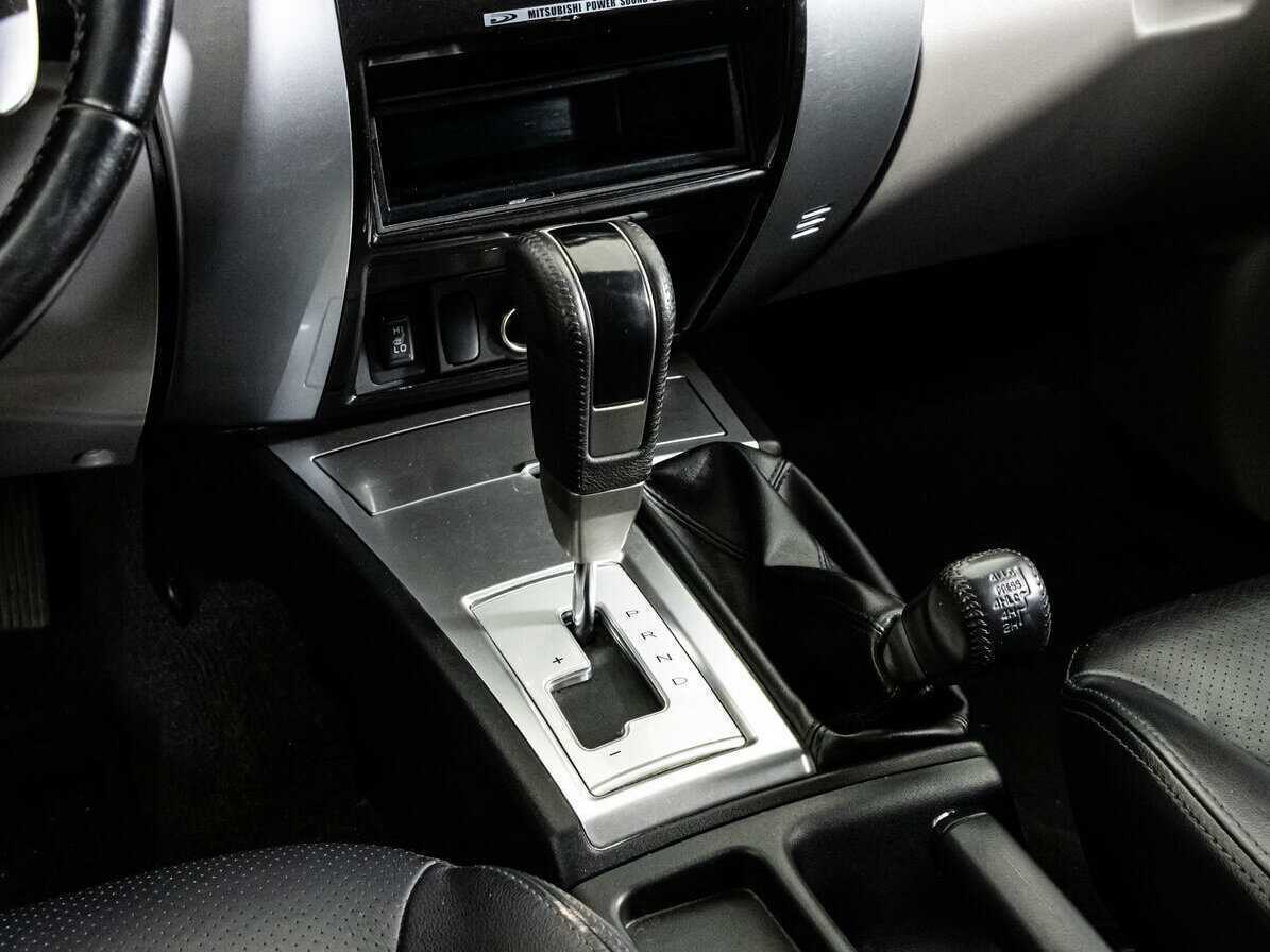 Б/У Митсубиши Паджеро Спорт 2013 года. Фото: #12