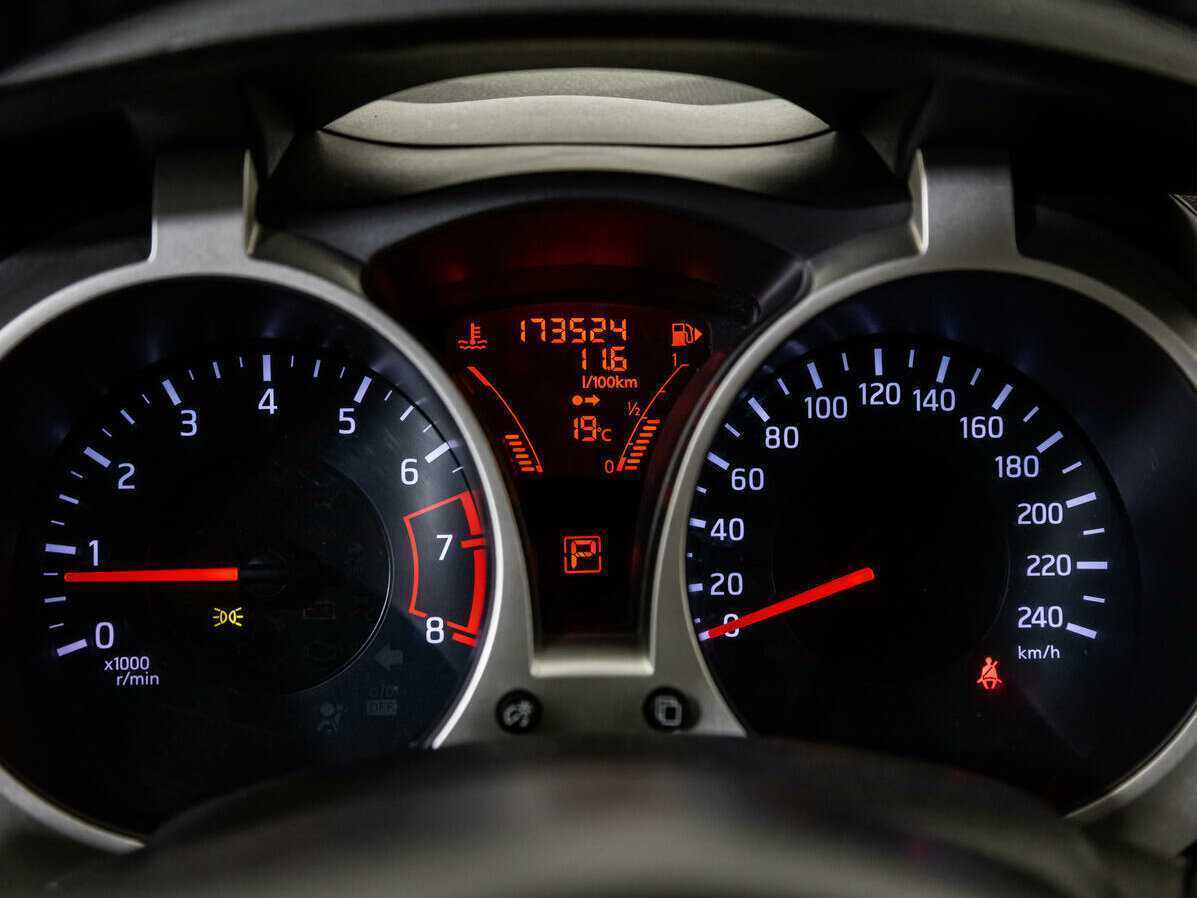 Б/У Ниссан Жук 2012 года. Фото: #11