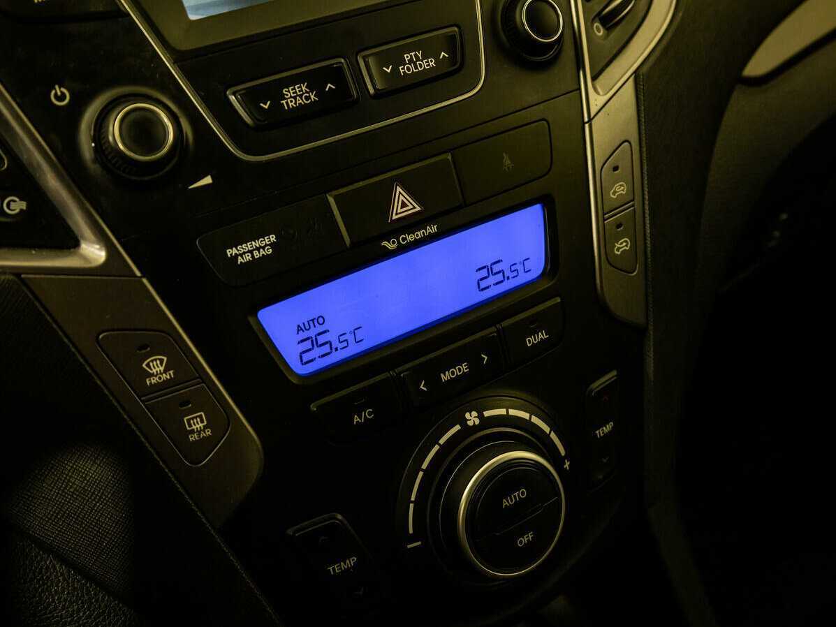 Б/У Хендай Санта Фе 2015 года. Фото: #14