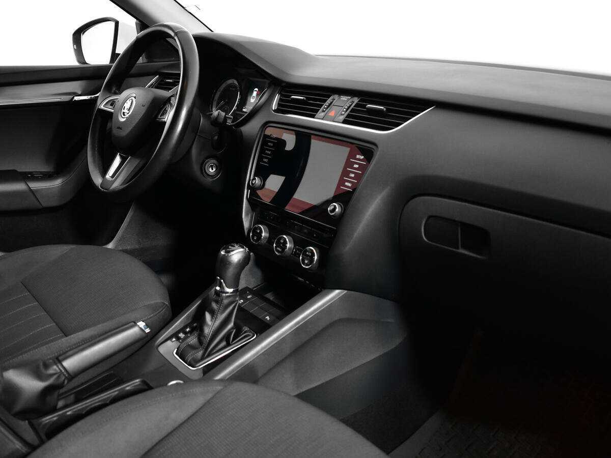 Б/У Шкода Октавия 2017 года. Фото: #8