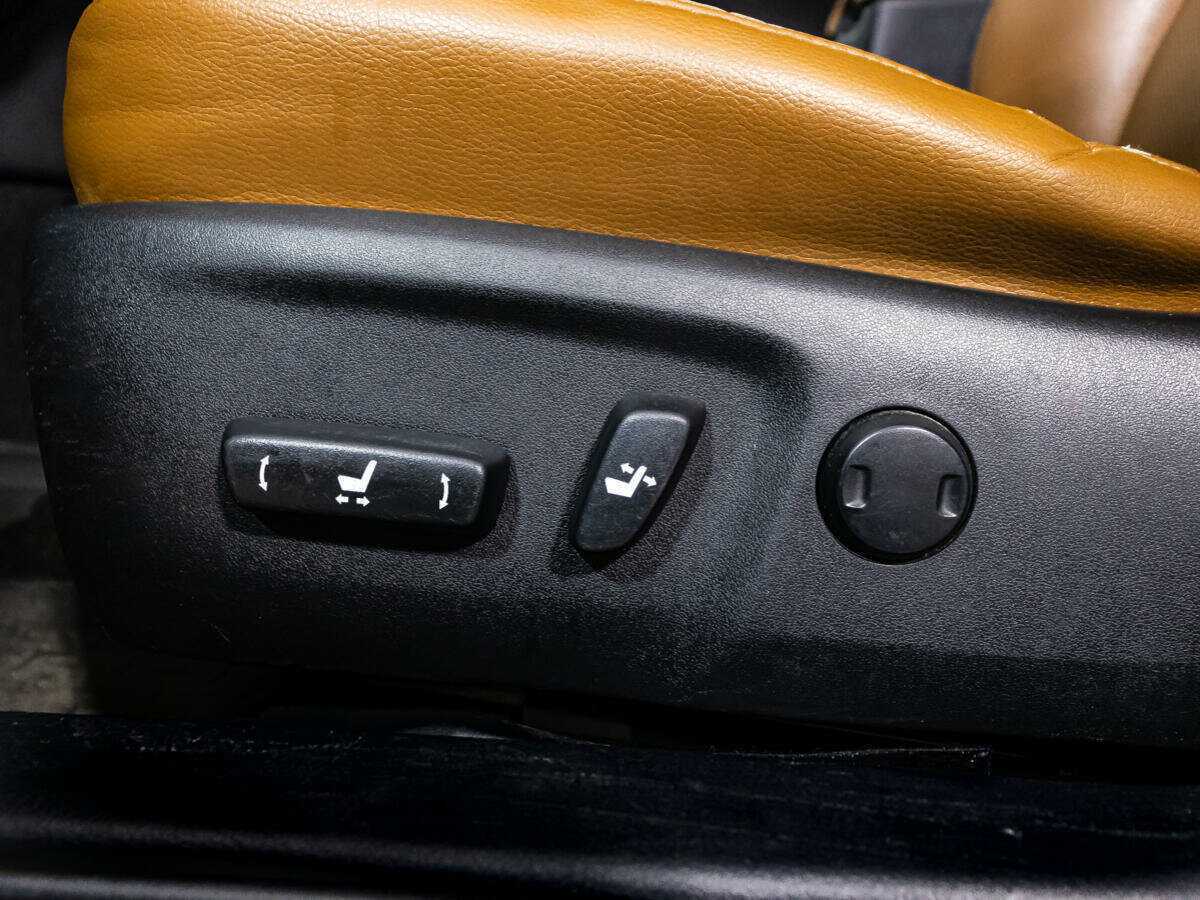 Б/У Тойота Камри 2016 года. Фото: #14