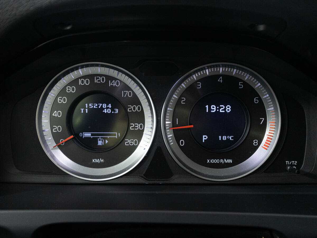 Б/У Вольво С60 2012 года. Фото: #11